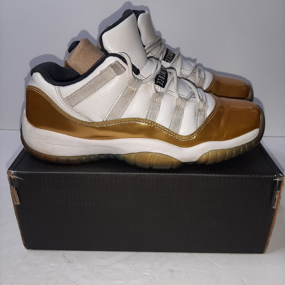 Air Jordan 11 Retro Low GS 'Closing Ceremony - Picture 2 of 9